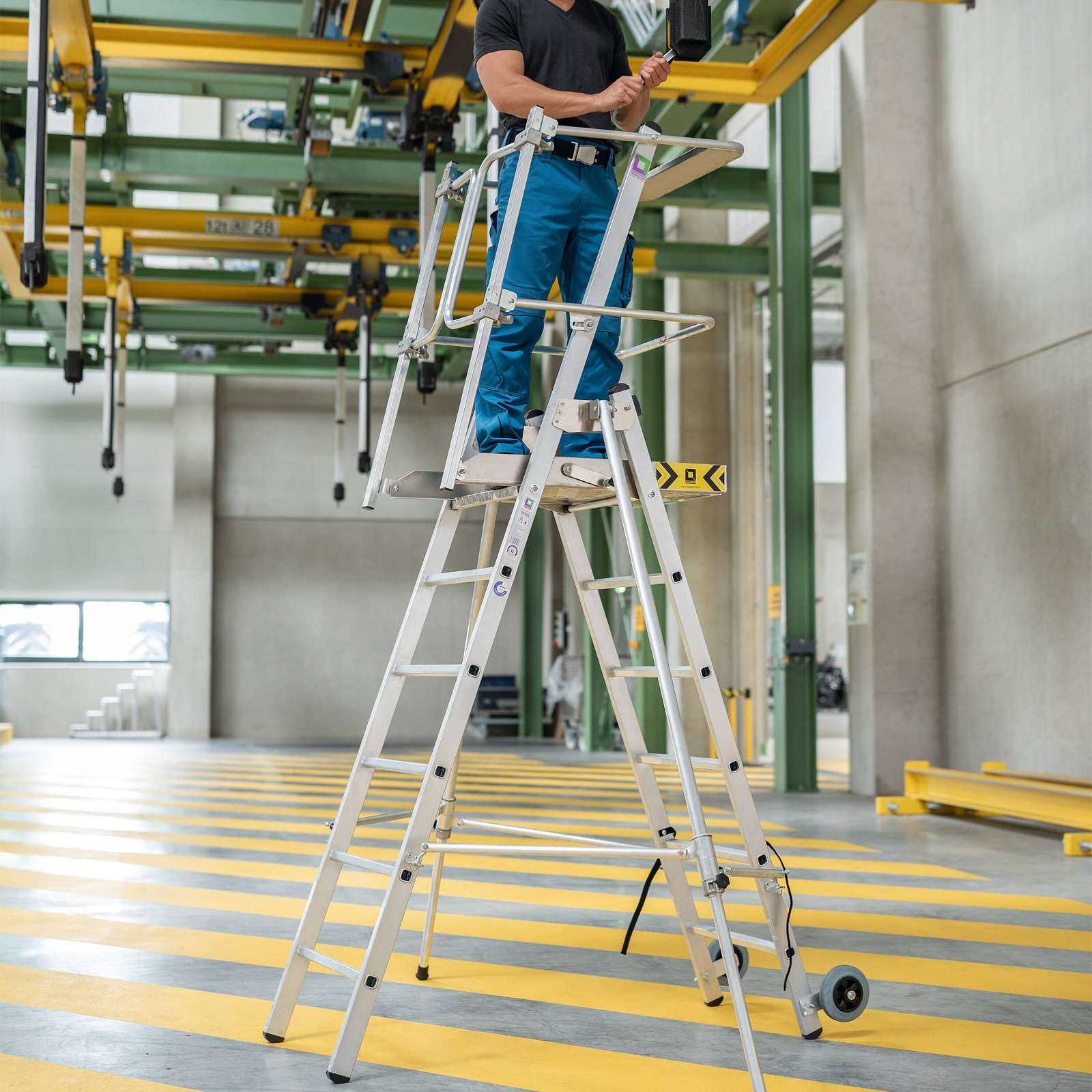 Günzburger Steigtechnik Plattformleiter FlexxStep 5 Sprossen mit Teleskopaufsatz 3 Sprossen - 052536