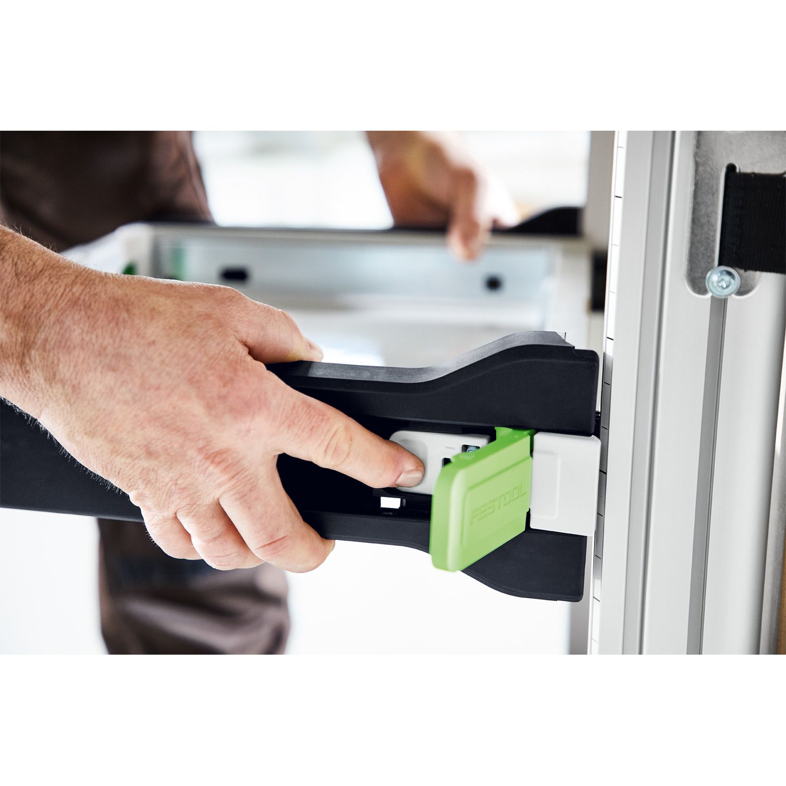 festool_anwendungsbild_auszug_sys-az-mw