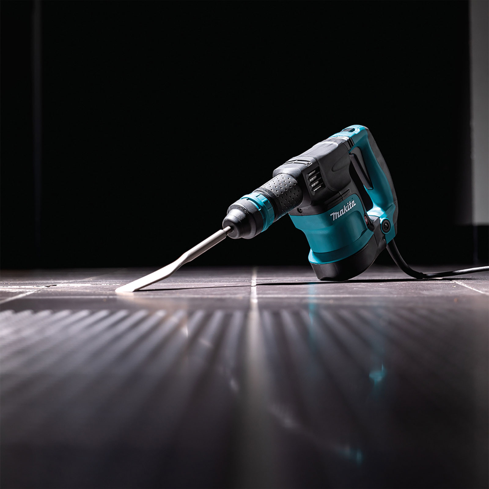 Makita HK1820 Leicht-Meißelhammer für SDS-PLUS 550 W im Koffer