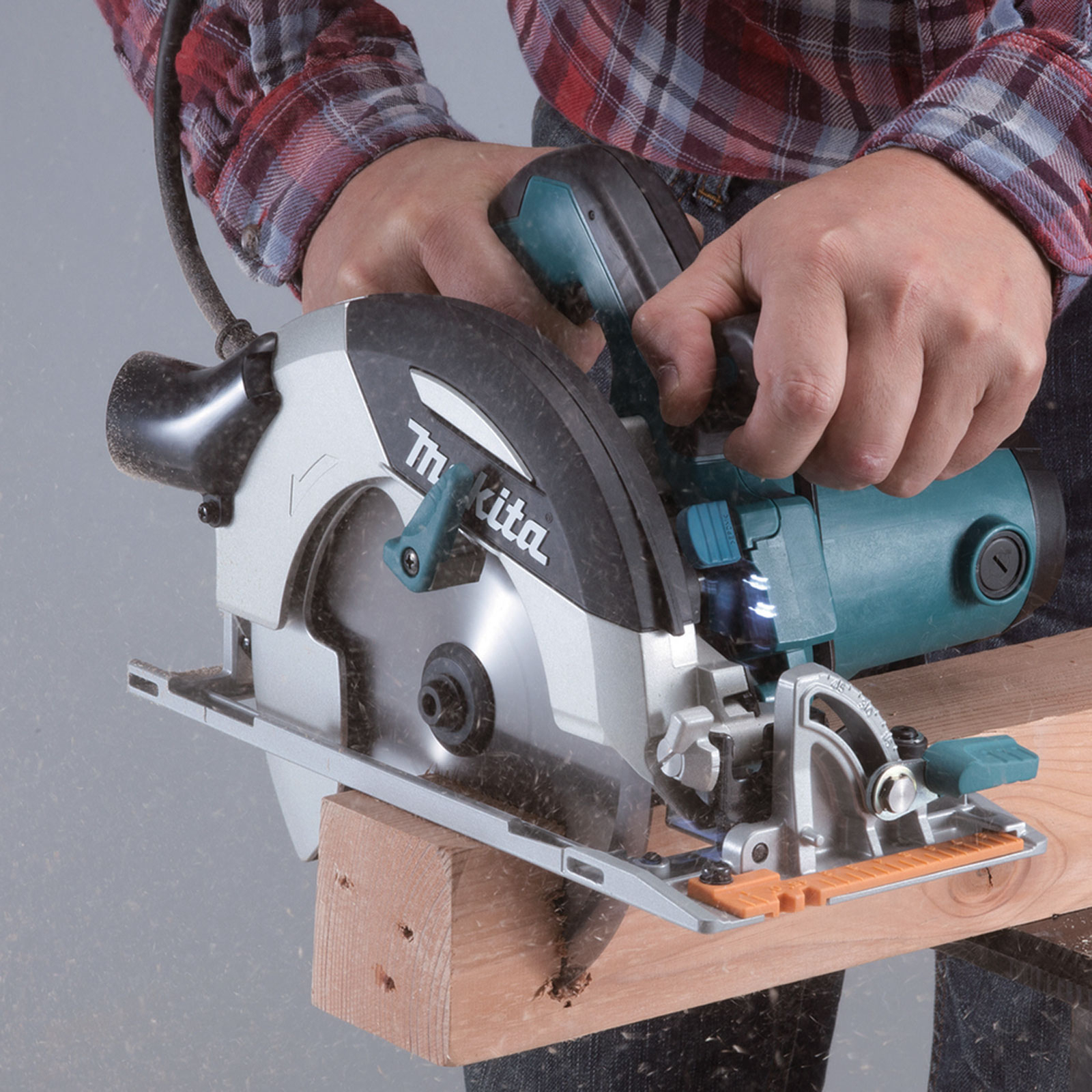 Makita HS7101J1 Handkreissäge 67 mm Ø 190 mm 1.400 W im MAKPAC