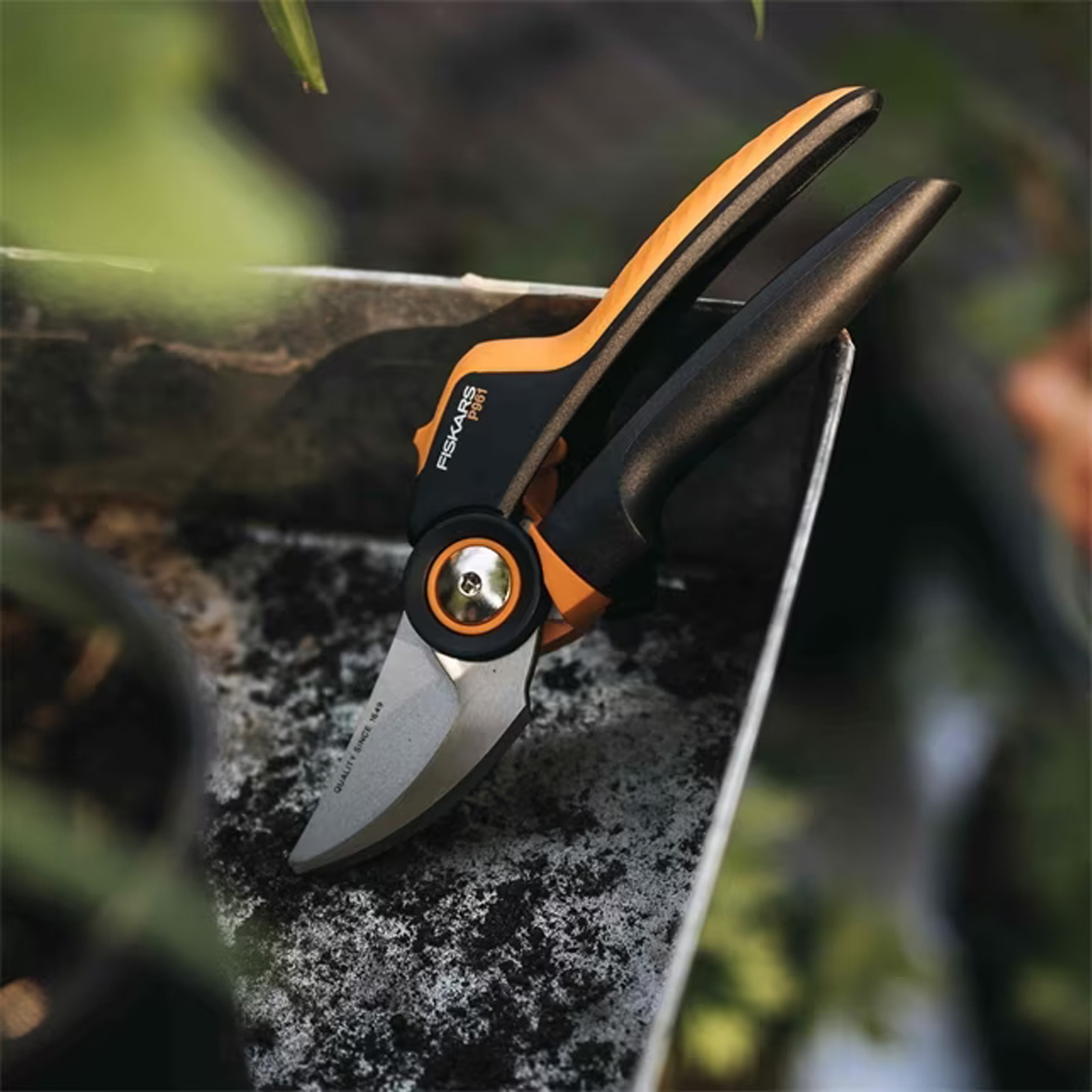 FISKARS Gartenschere Bypass Gesamtlänge 275 mm Schneidleistung 24 mm - 1057173