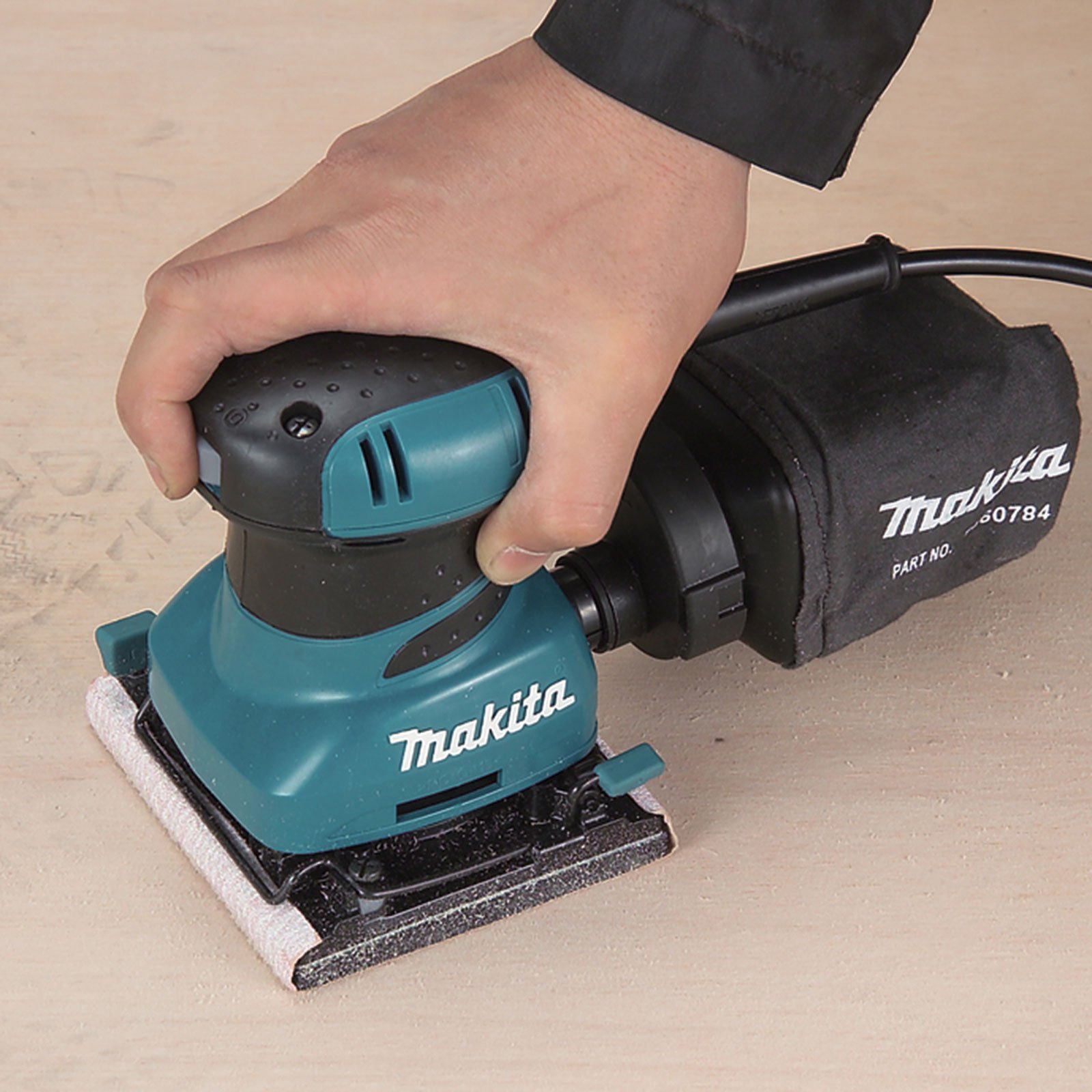 Makita BO4555J Faust-Schwingschleifer Klett 200 W im MAKPAC