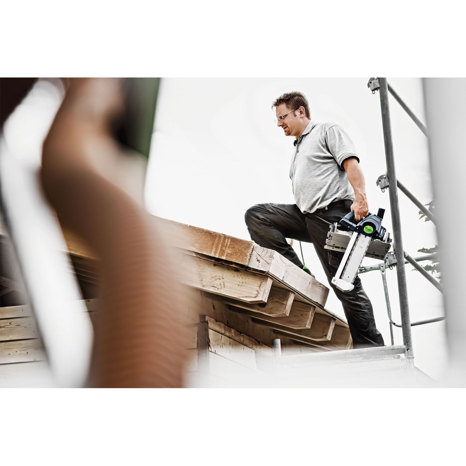 festool_anwendungsbild_is_330_eb_schwertsaege