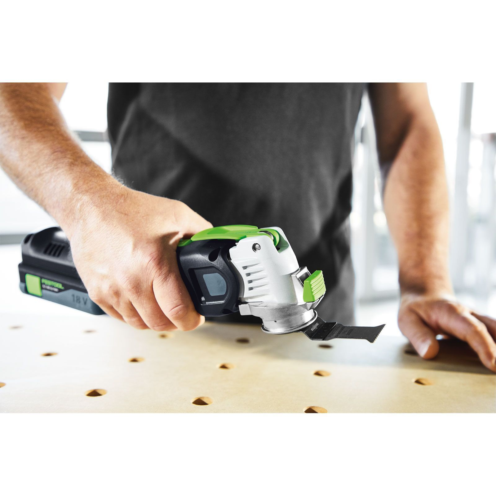 festool_anwendungsbild_osc_18_e_oszillierer_2_1