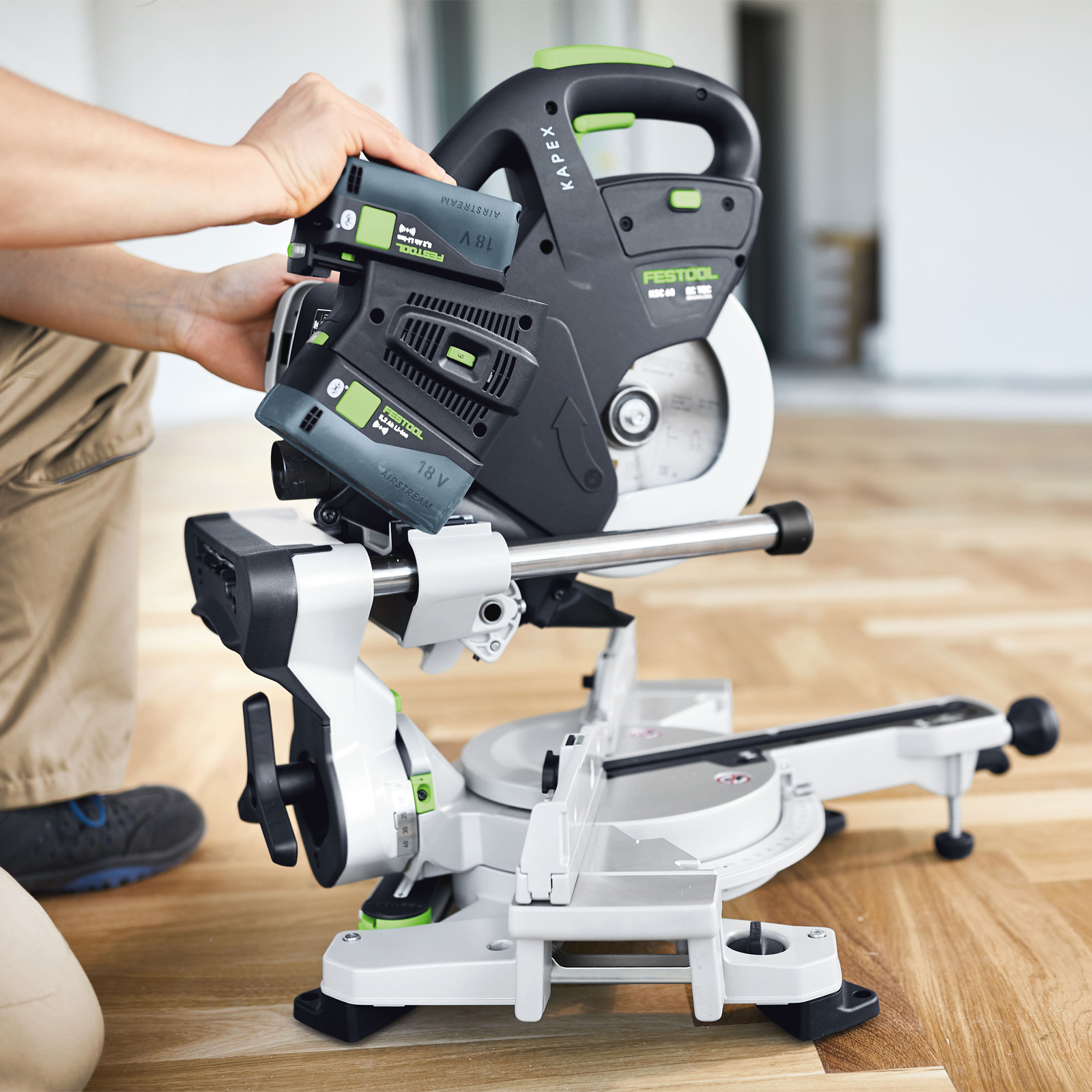 Festool Akku-Kapp-Zugsäge KAPEX KSC 60 EB 5,0 I-Plus / 2x 5,0 Ah Akku + Ladegerät - 577954