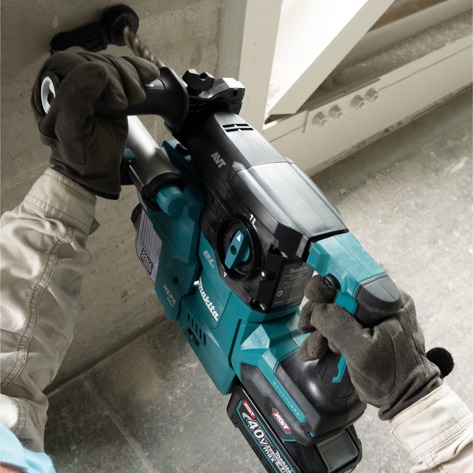 Makita HR008GZ Akku-Kombihammer SDS-PLUS 40V max. / 2x 4,0 Ah Akku + Ladegerät im Transportkoffer