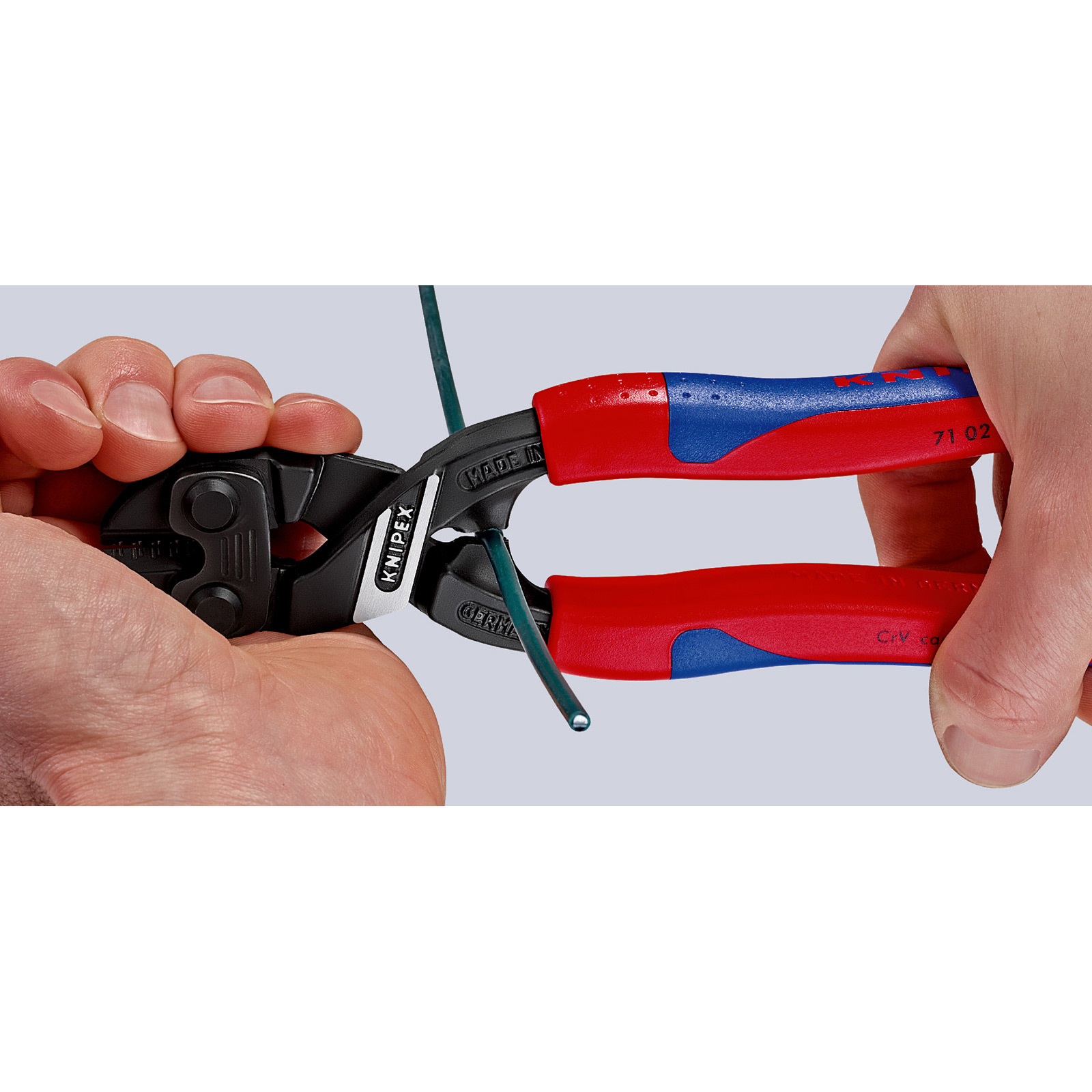 Knipex CoBolt® mit Befestigungsöse schwarz atramentiert, mit schlanken Mehrkomponenten-Hüllen, mit integrierter Befestigungsöse zum Anbringen einer Absturzsicherung 200 mm - 7102200TBK