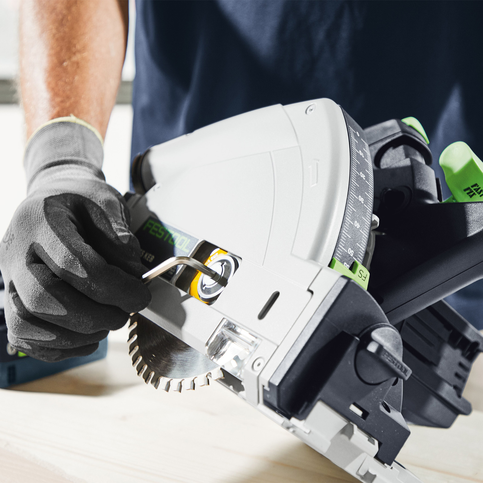 Festool Akku-Tauchsäge TSC 55 5,0 KEBI-Plus/XL / 2x 5,0 Ah + Ladegerät im Systainer - 577342