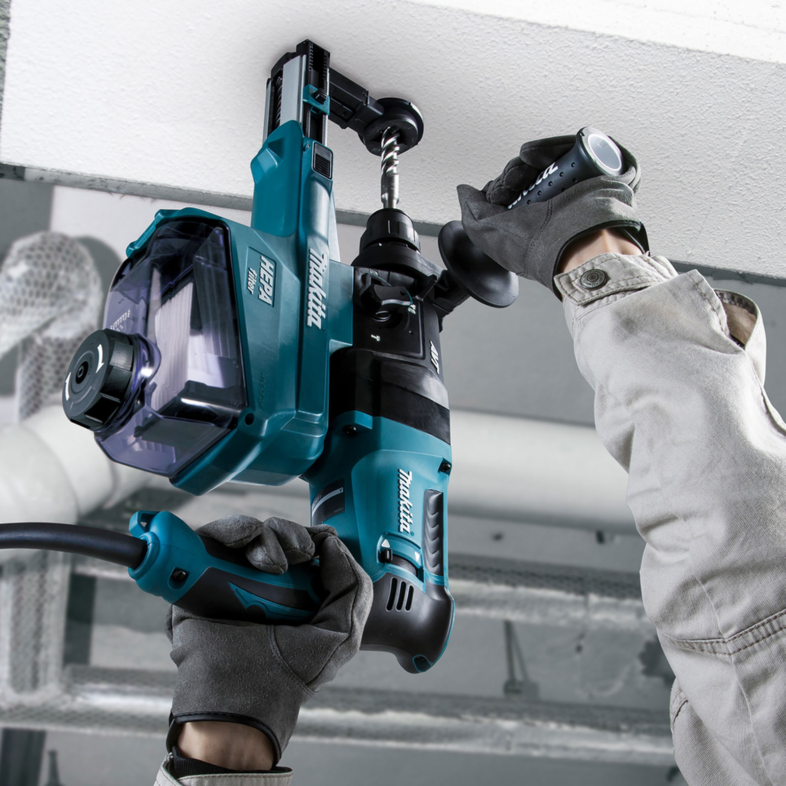 Makita HR2653TJ Kombihammer für SDS-Plus 26 mm 800 W im MAKPAC