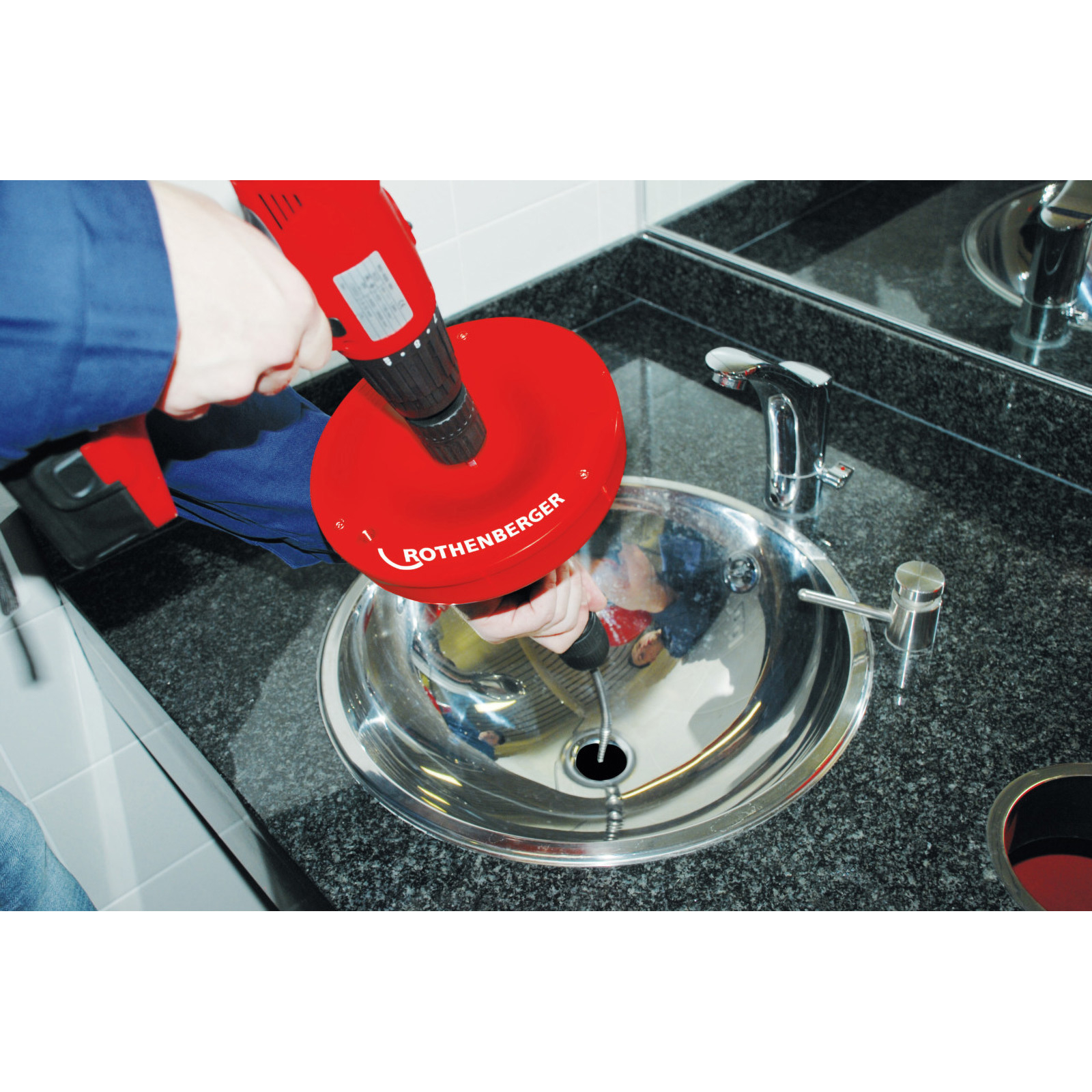 3004_rospi-10-h-e-plus-drain-cleaner-72005-action-image-7270_774d24ba
