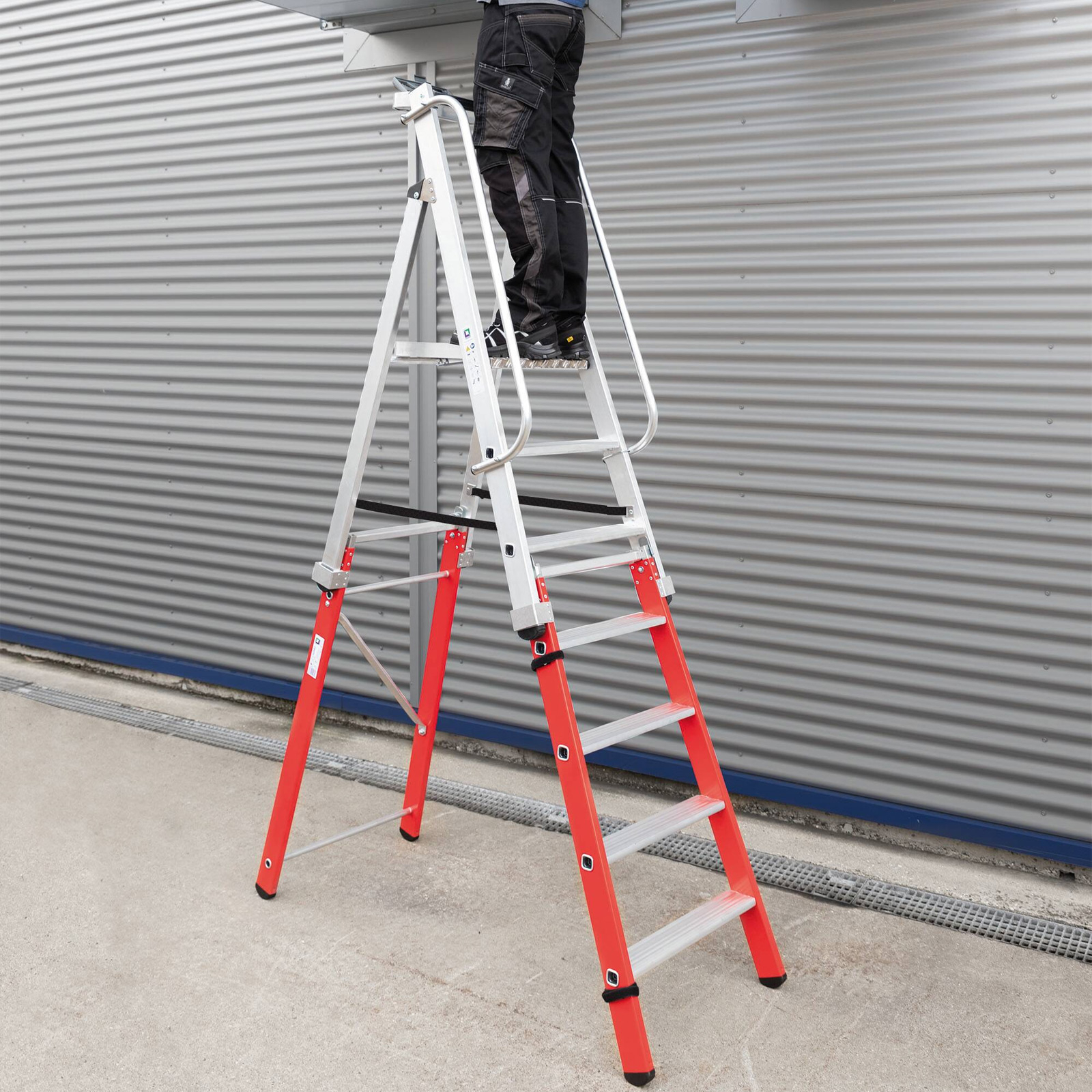 Günzburger Steigtechnik Plattformleiter steckbar mit 2 Handläufen - 052083