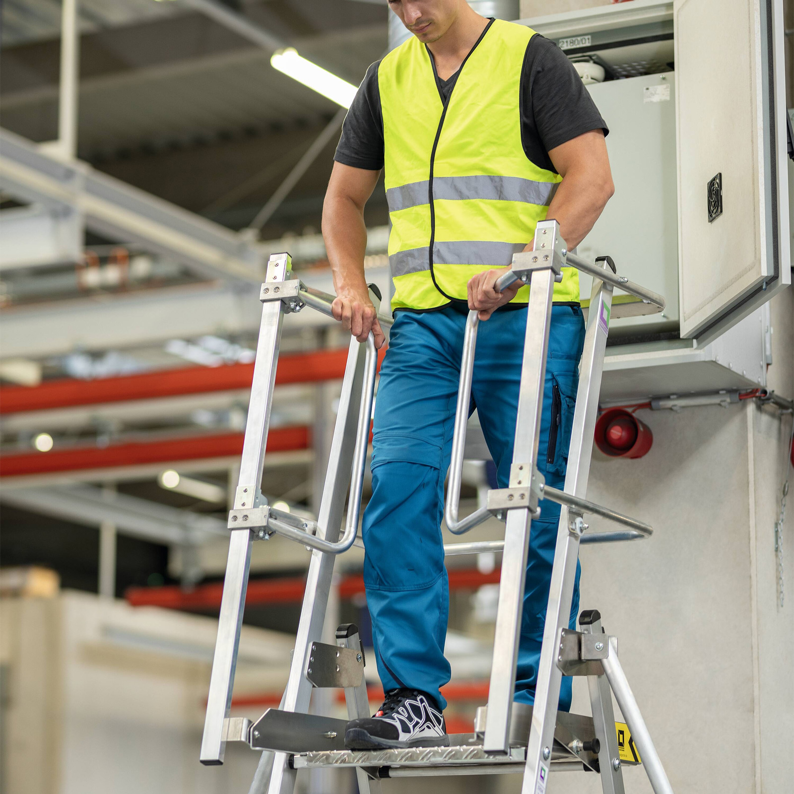 Günzburger Steigtechnik Plattformleiter FlexxStep 5 Sprossen mit Teleskopaufsatz 3 Sprossen - 052536