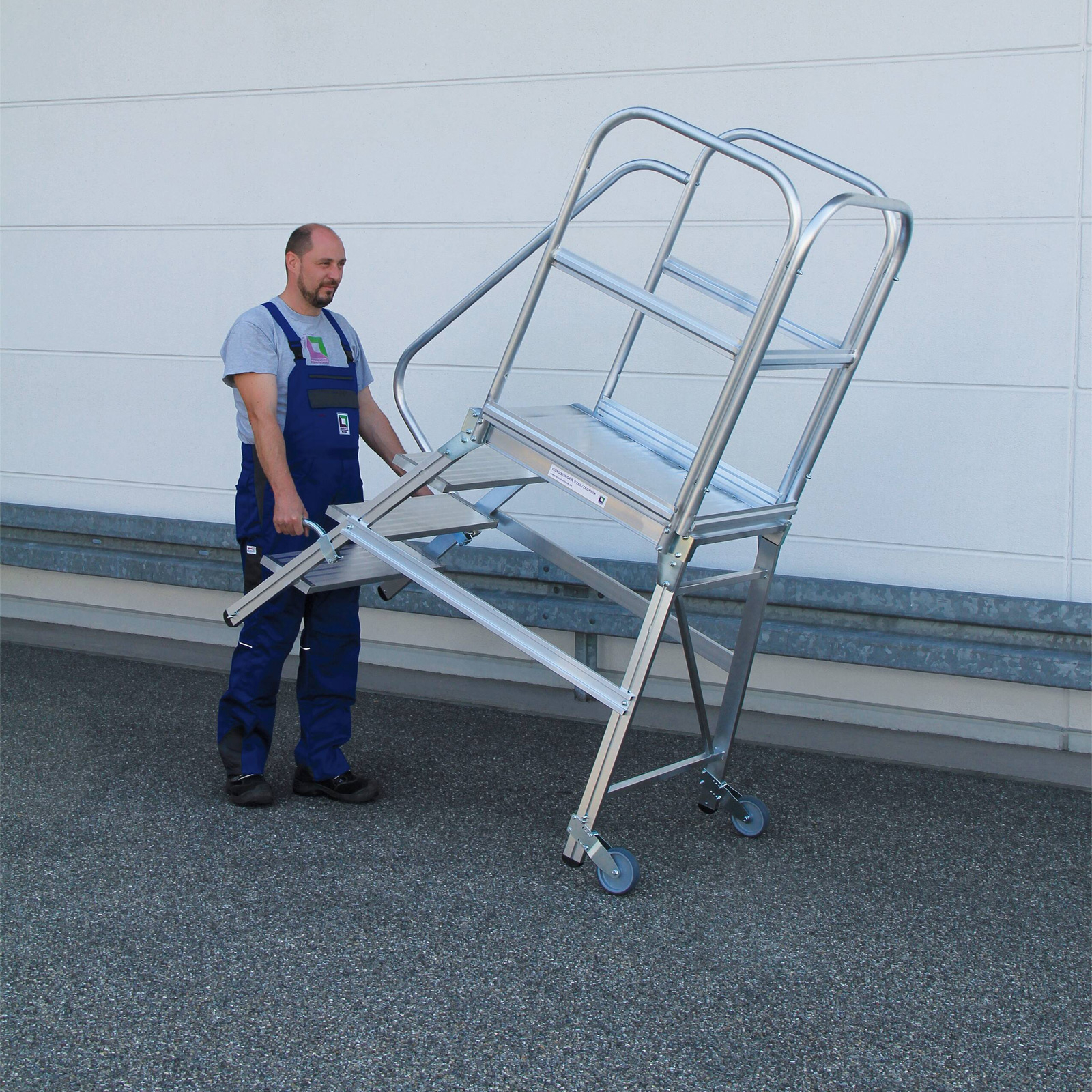 Günzburger Steigtechnik Podesttreppe einseitig begehbar mit Rollen & Griffen Aluminium geriffelt 7 Stufen - 056107