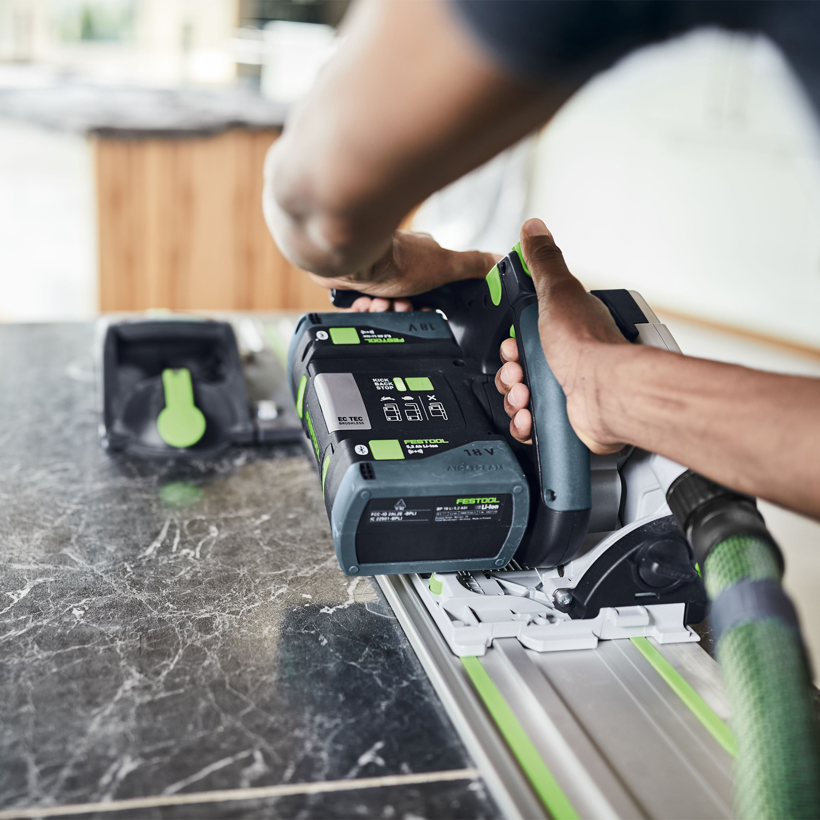 Festool Akku-Tauchsäge TSC 55 5,0 KEBI-Plus/XL / 2x 5,0 Ah + Ladegerät im Systainer - 577342