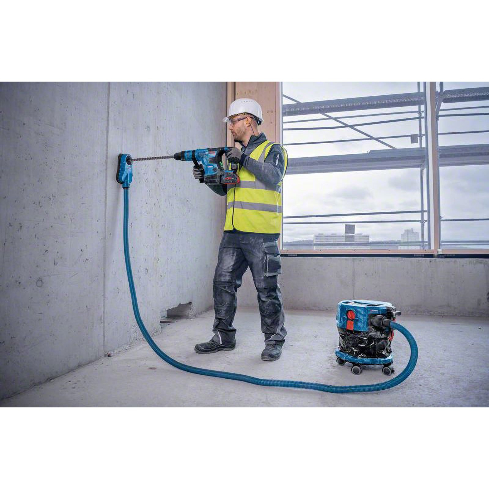 Bosch Akku-Staubsauger GAS 18V-12 MC / 1x 8,0 + 1x 12,0 Ah ProCORE + Ladegerät