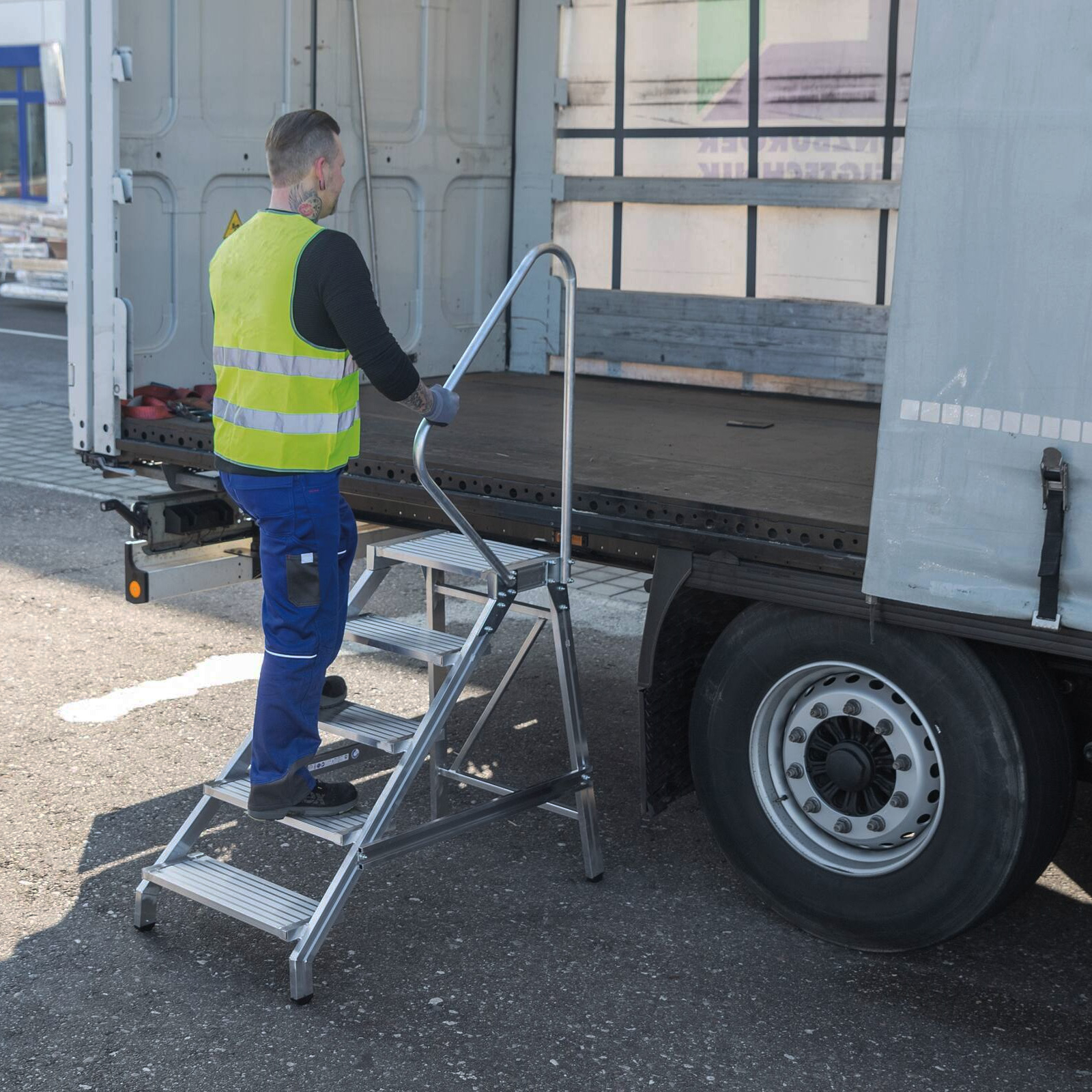 Günzburger Steigtechnik Montagetritt mit Handlauf 4 Stufen - 050180